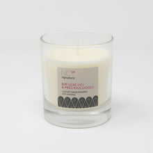 Load image into Gallery viewer, Northumbrian Candleworks - Bay Leaf Lily &amp; Precious Woods - Candle in a Glass Jar
