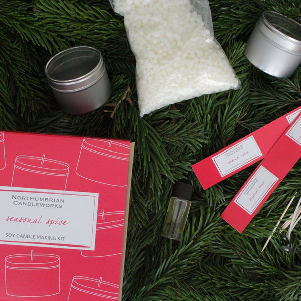 Northumbrian Candleworks - Seasonal Spice - Candle Making Kit Contents with Christmas Tree and Lights