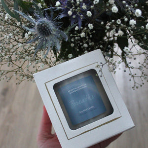 breathe candle from the relax collection - gift with flowers