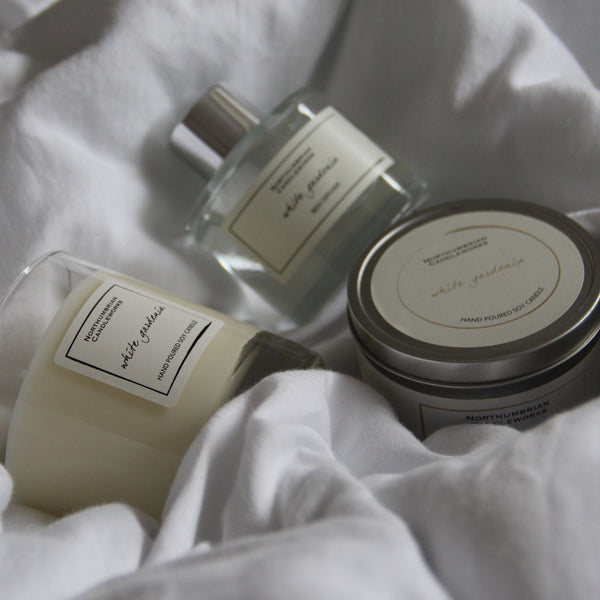 Northumbrian Candleworks - White Gardenia - Candle with Full Set in Bed Sheets