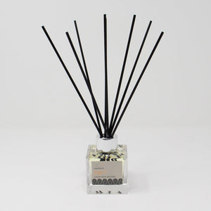 Northumbrian Candleworks - Saffron Iris & Amber - Reed Diffuser
