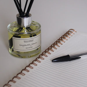 Northumbrian Candleworks - Honeysuckle Jasmine - Reed Diffuser with Notepad and Pen